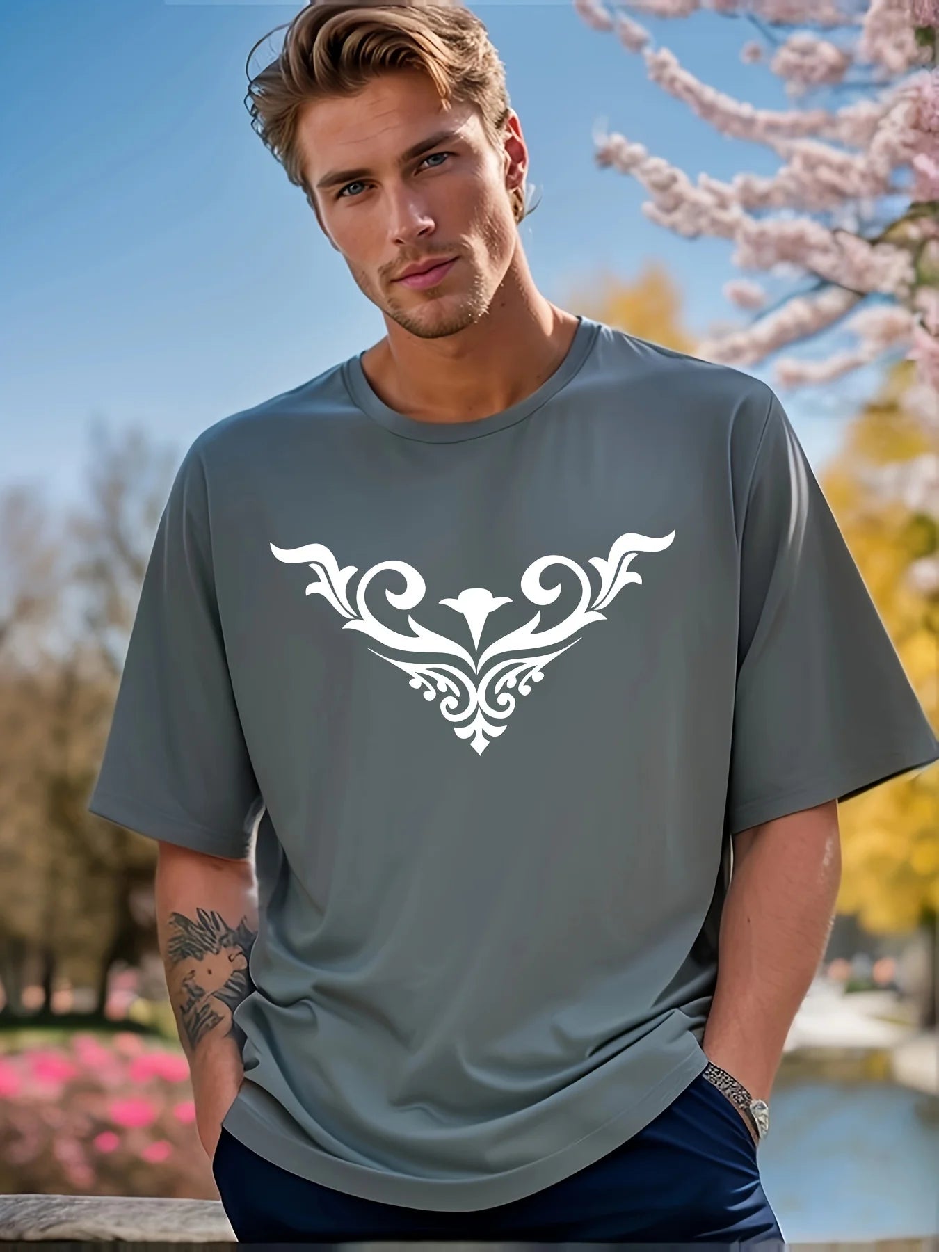 casual short-sleeved crew neck T-shirt